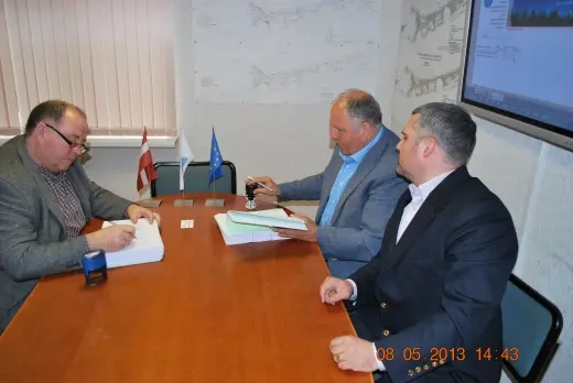 Parakstīts līgums par tīklu paplašināšanu Kauguros un Slokā 1 Liguma parakstisana